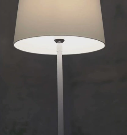 EMMETT TISCHSTÄNDER